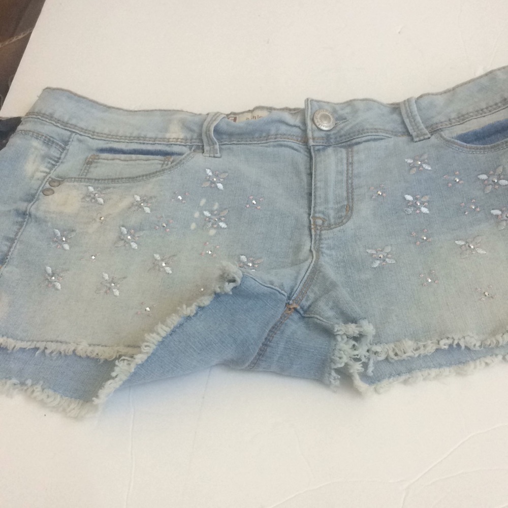 FINAL MARKDOWN Jazzy junior lei shorts 13